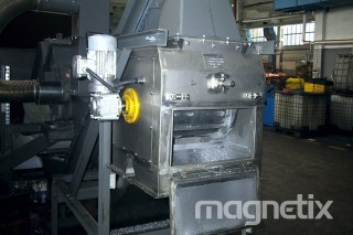 Drum separator - removal of iron contaminants from aluminium chips.